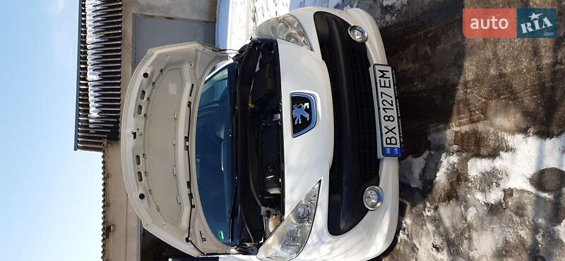 Универсал Peugeot 207 2009 в Хмельницком