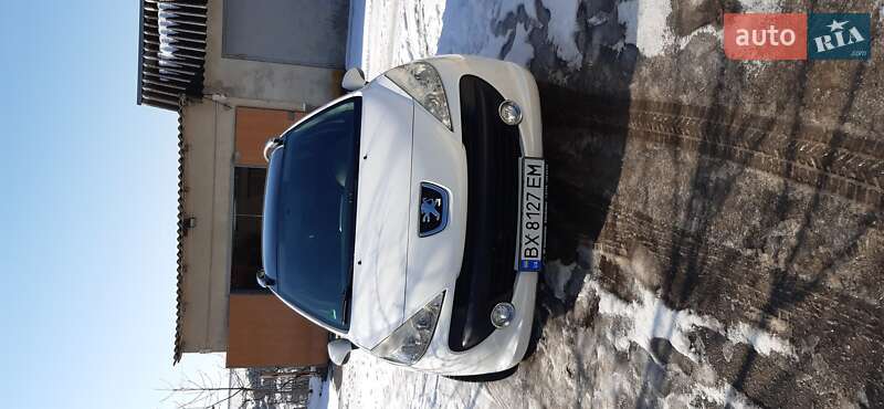 Универсал Peugeot 207 2009 в Хмельницком