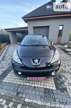 Хэтчбек Peugeot 207 2009 в Киеве