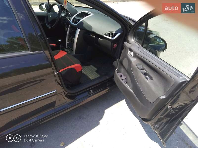Універсал Peugeot 207 2011 в Кам'янському