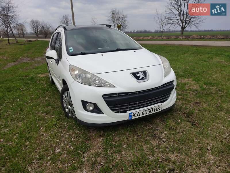 Универсал Peugeot 207 2010 в Пирятине