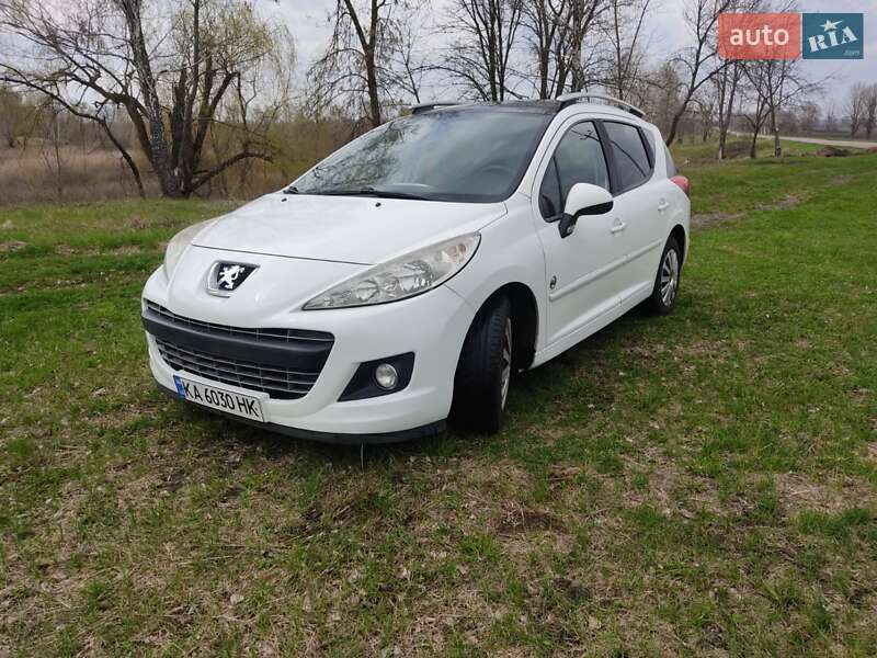 Peugeot 207 2010 Peugeot 207 2010