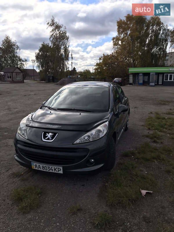 Хетчбек Peugeot 207 2006 в Калинівці