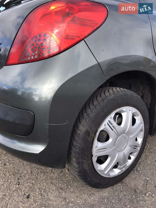Хетчбек Peugeot 207 2006 в Калинівці