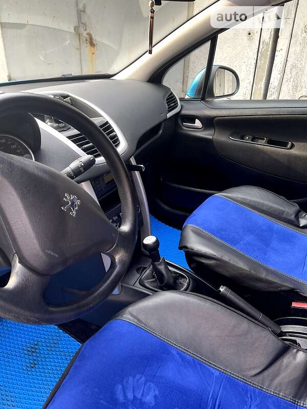 Хэтчбек Peugeot 207 2012 в Днепре