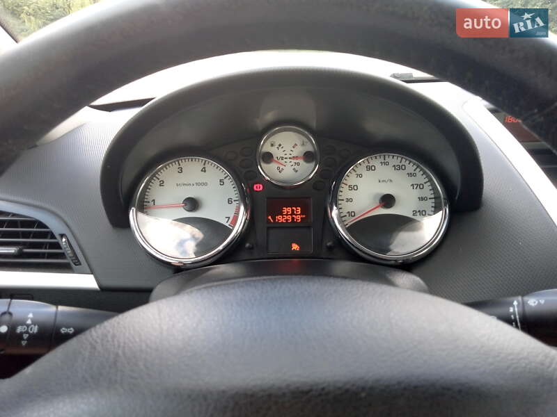 Хетчбек Peugeot 207 2011 в Хмельницькому