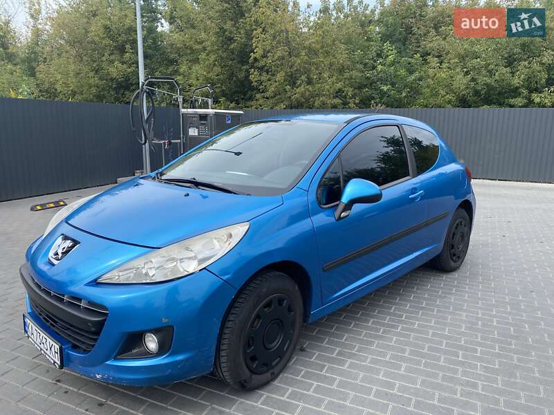 Хэтчбек Peugeot 207 2011 в Киеве