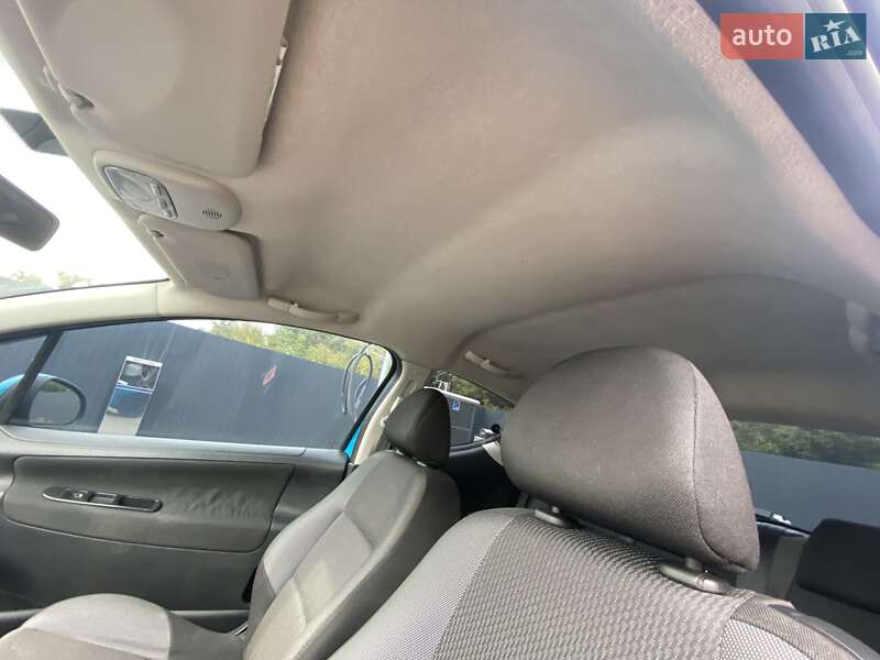 Хэтчбек Peugeot 207 2011 в Киеве