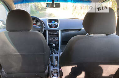 Хэтчбек Peugeot 207 2011 в 
