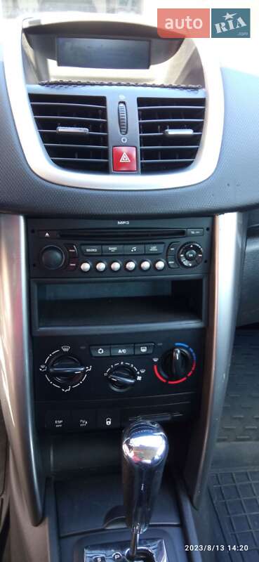 Хэтчбек Peugeot 207 2008 в Буче