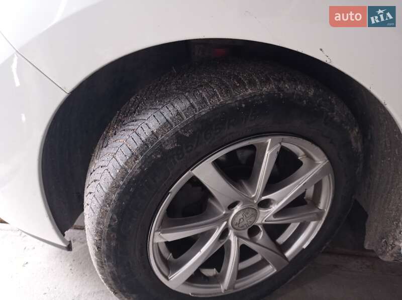 Хетчбек Peugeot 207 2011 в Хмельницькому