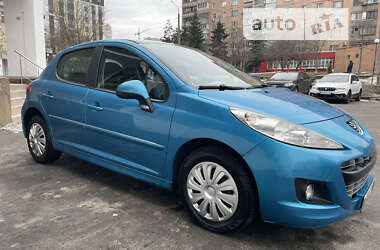 Хэтчбек Peugeot 207 2011 в Киеве