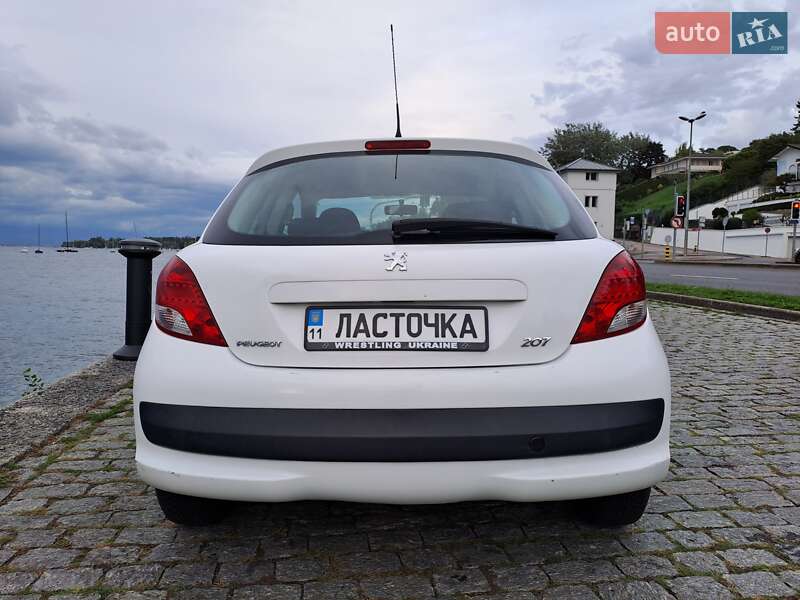 Хетчбек Peugeot 207 2011 в Києві