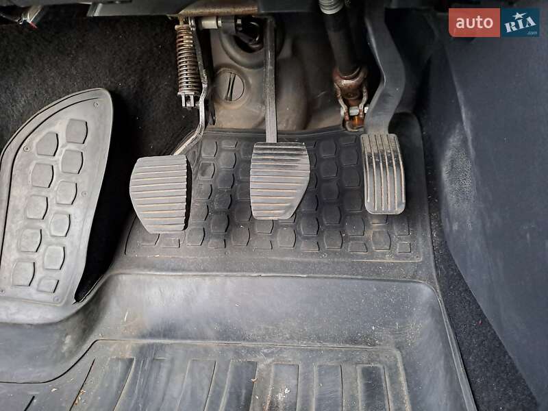 Хетчбек Peugeot 207 2011 в Києві