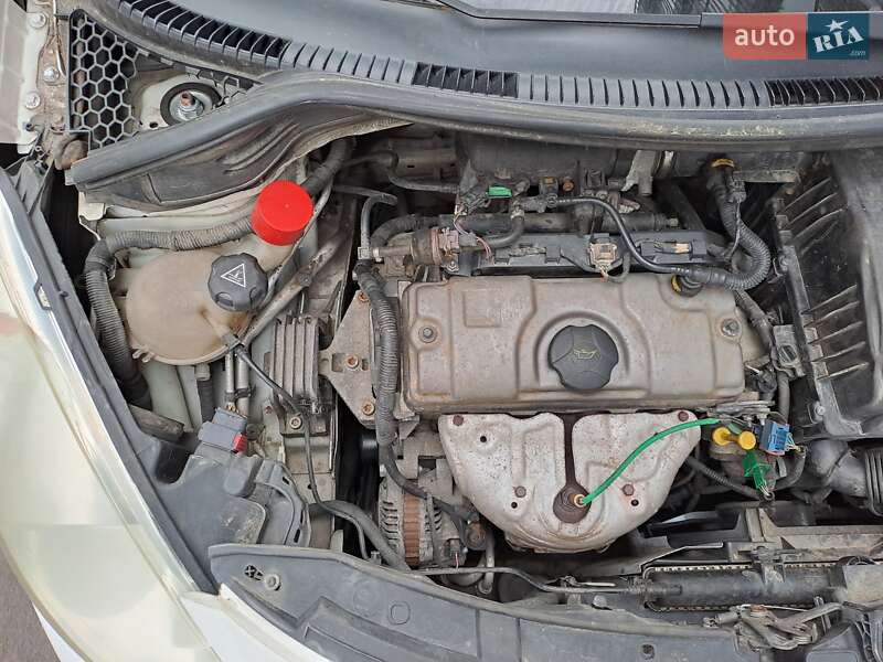 Хетчбек Peugeot 207 2011 в Києві