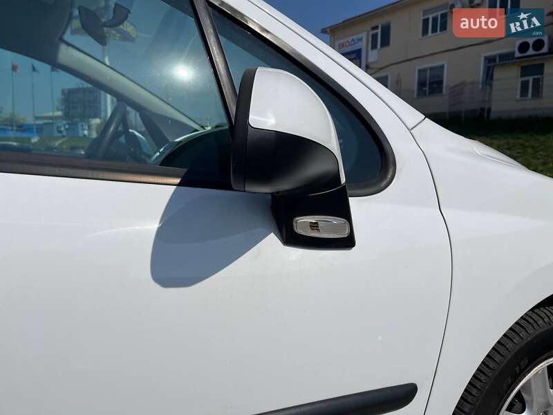 Універсал Peugeot 207 2010 в Вінниці