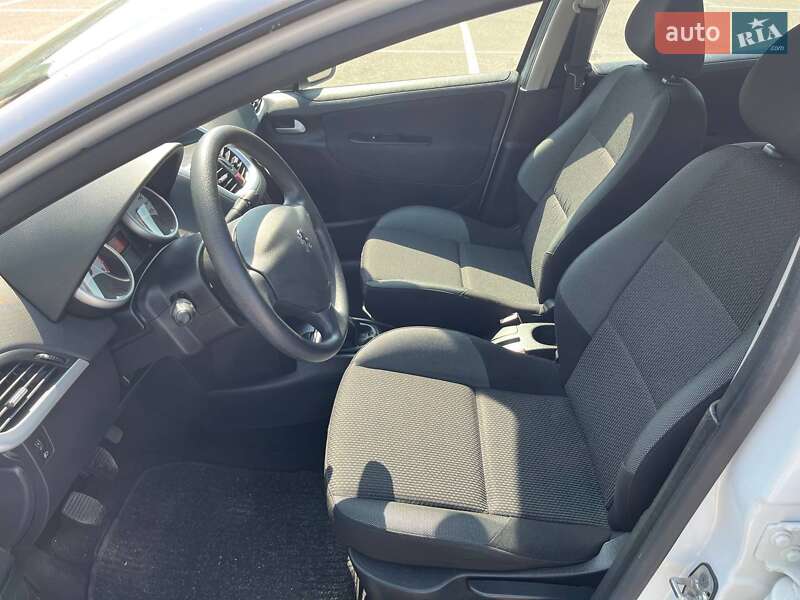 Універсал Peugeot 207 2010 в Вінниці