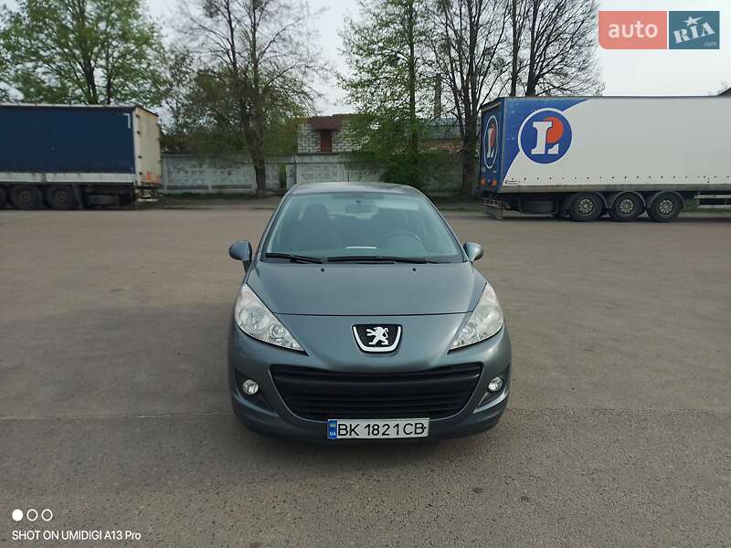 Хетчбек Peugeot 207 2011 в Рівному