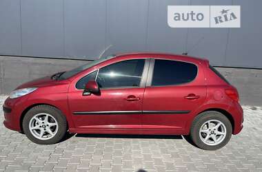 Хетчбек Peugeot 207 2008 в Чернівцях