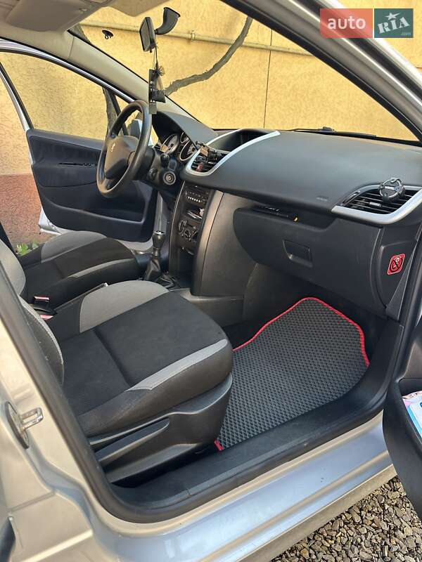 Універсал Peugeot 207 2007 в Ужгороді