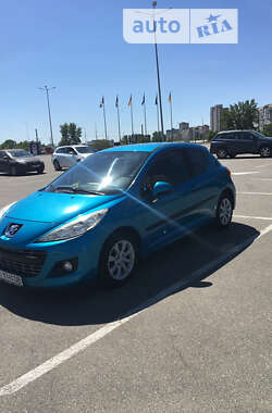 Хэтчбек Peugeot 207 2011 в Киеве