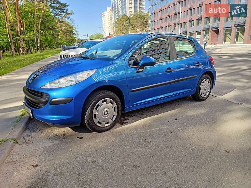 Хэтчбек Peugeot 207 2007 в Киеве