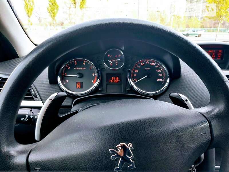 Хэтчбек Peugeot 207 2008 в Киеве