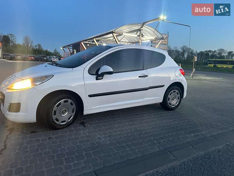 Хэтчбек Peugeot 207 2010 в Львове
