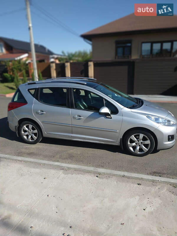 Peugeot 207 2011