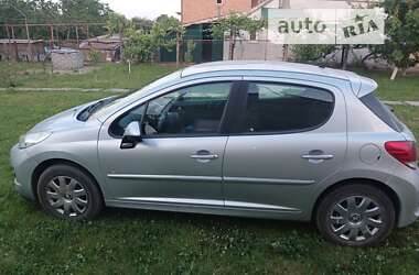 Хэтчбек Peugeot 207 2011 в Черновцах