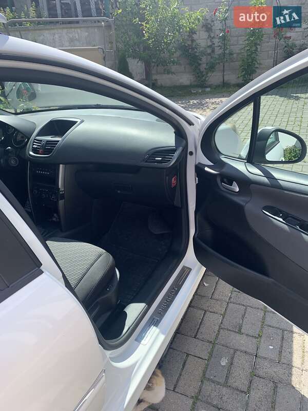 Універсал Peugeot 207 2011 в Бродах