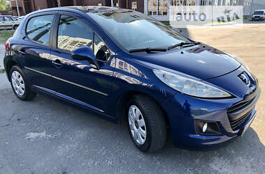 Хэтчбек Peugeot 207 2010 в Киеве