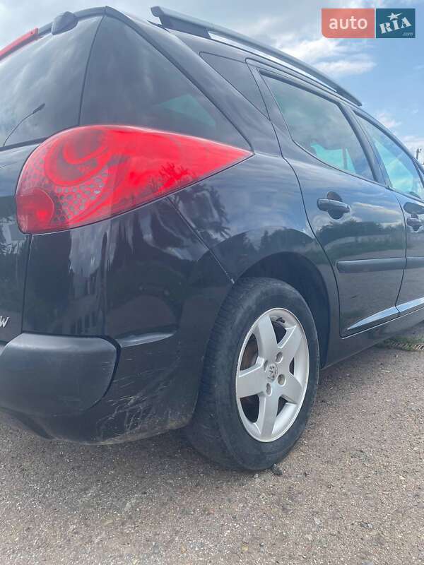 Универсал Peugeot 207 2009 в Самборе