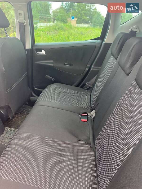 Универсал Peugeot 207 2009 в Самборе