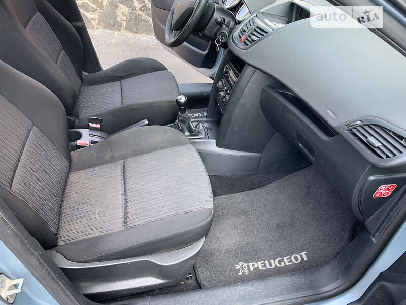 Peugeot 207 2010
