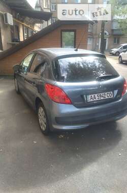 Хэтчбек Peugeot 207 2006 в Киеве