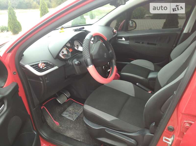 Универсал Peugeot 207 2008 в Яворове