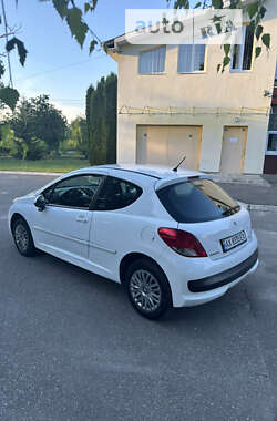 Хетчбек Peugeot 207 2011 в Чугуєві