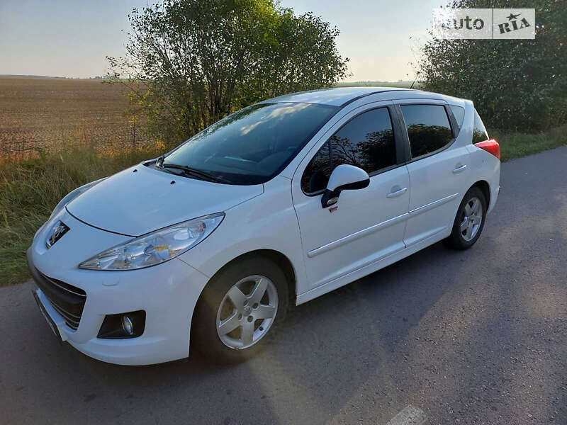 Універсал Peugeot 207 2012 в Голобах