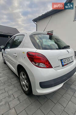 Хэтчбек Peugeot 207 2009 в 