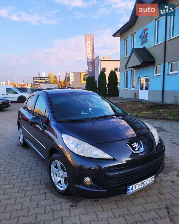 Хэтчбек Peugeot 207 2012 в Ивано-Франковске