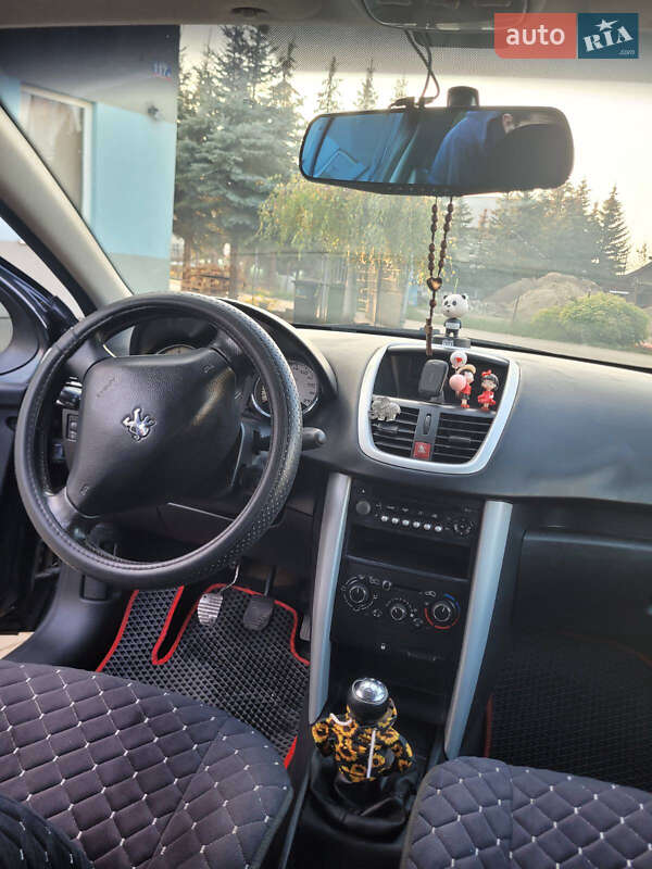 Хетчбек Peugeot 207 2012 в Івано-Франківську