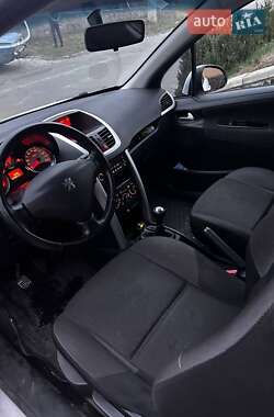 Хетчбек Peugeot 207 2011 в 