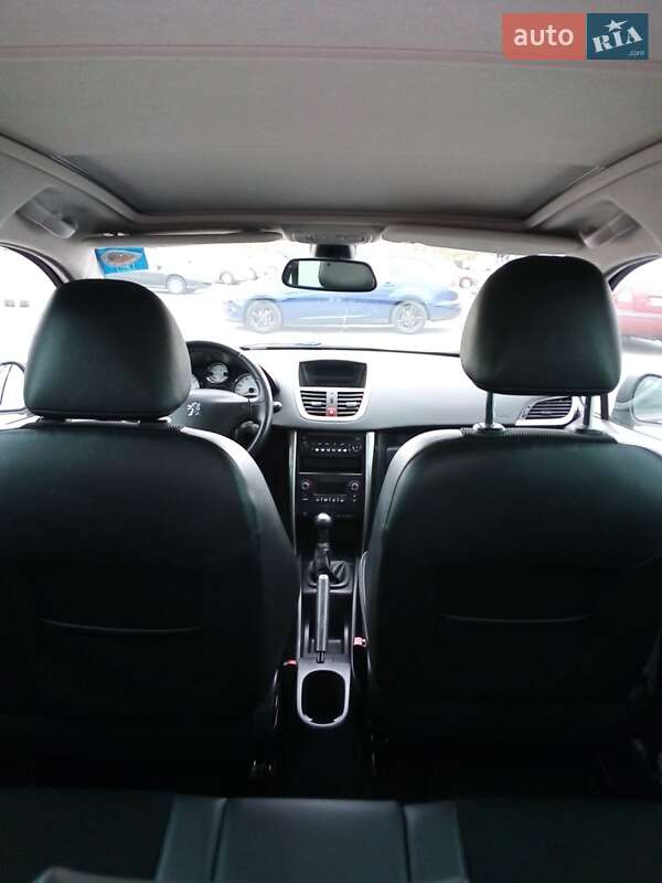 Универсал Peugeot 207 2011 в Киеве