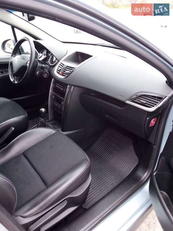 Универсал Peugeot 207 2011 в Киеве