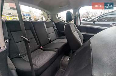 Хэтчбек Peugeot 207 2010 в 