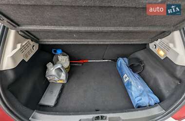 Хэтчбек Peugeot 207 2010 в 