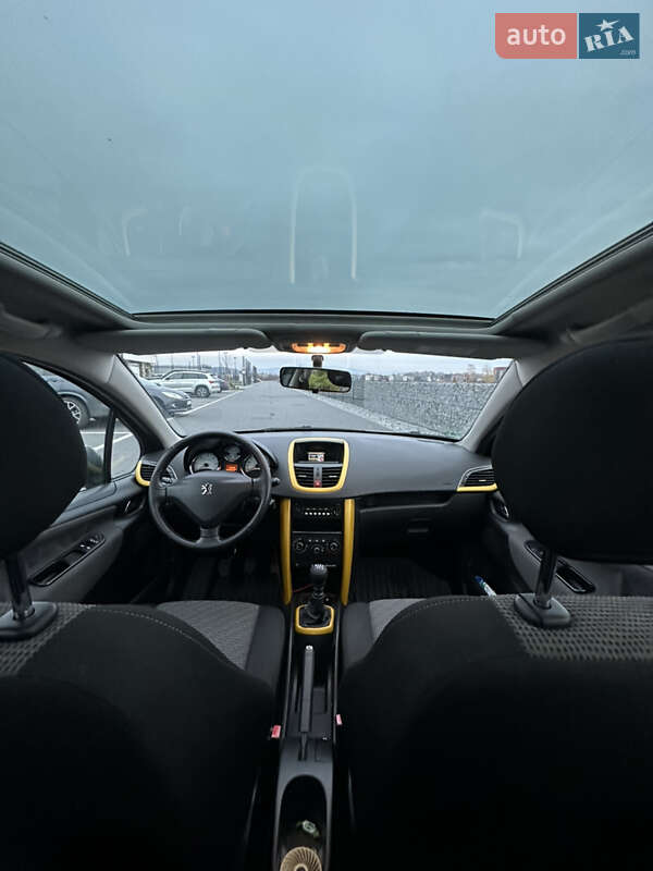 Универсал Peugeot 207 2010 в Мукачево