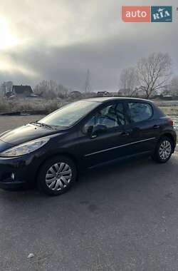 Хэтчбек Peugeot 207 2011 в Киеве