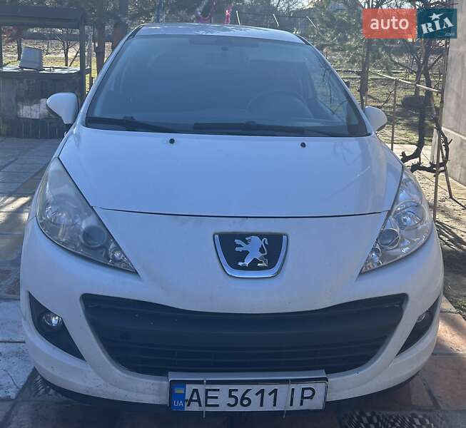 Хэтчбек Peugeot 207 2010 в Днепре